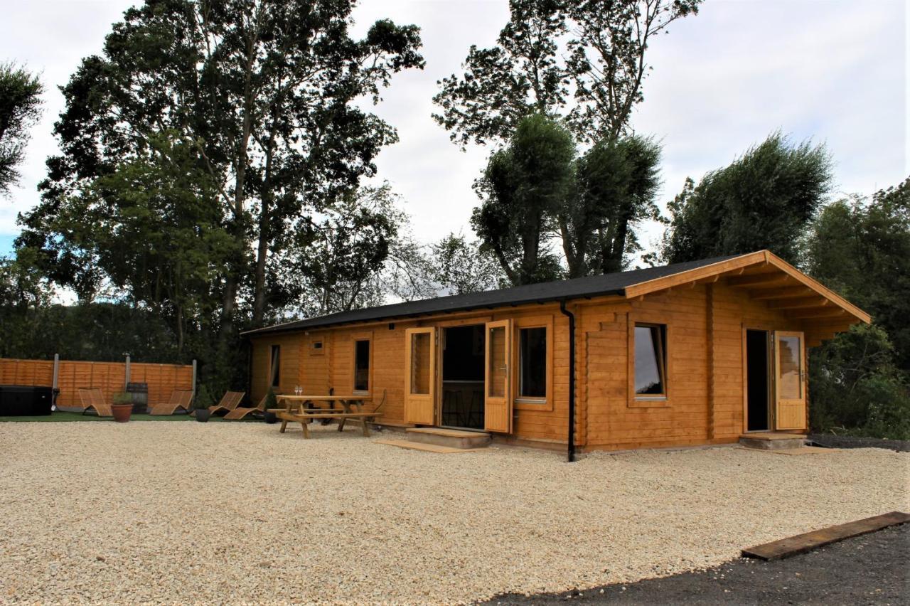 Inviting 3-Bedroom Lodge In Ashton Under Hill Evesham Exterior photo